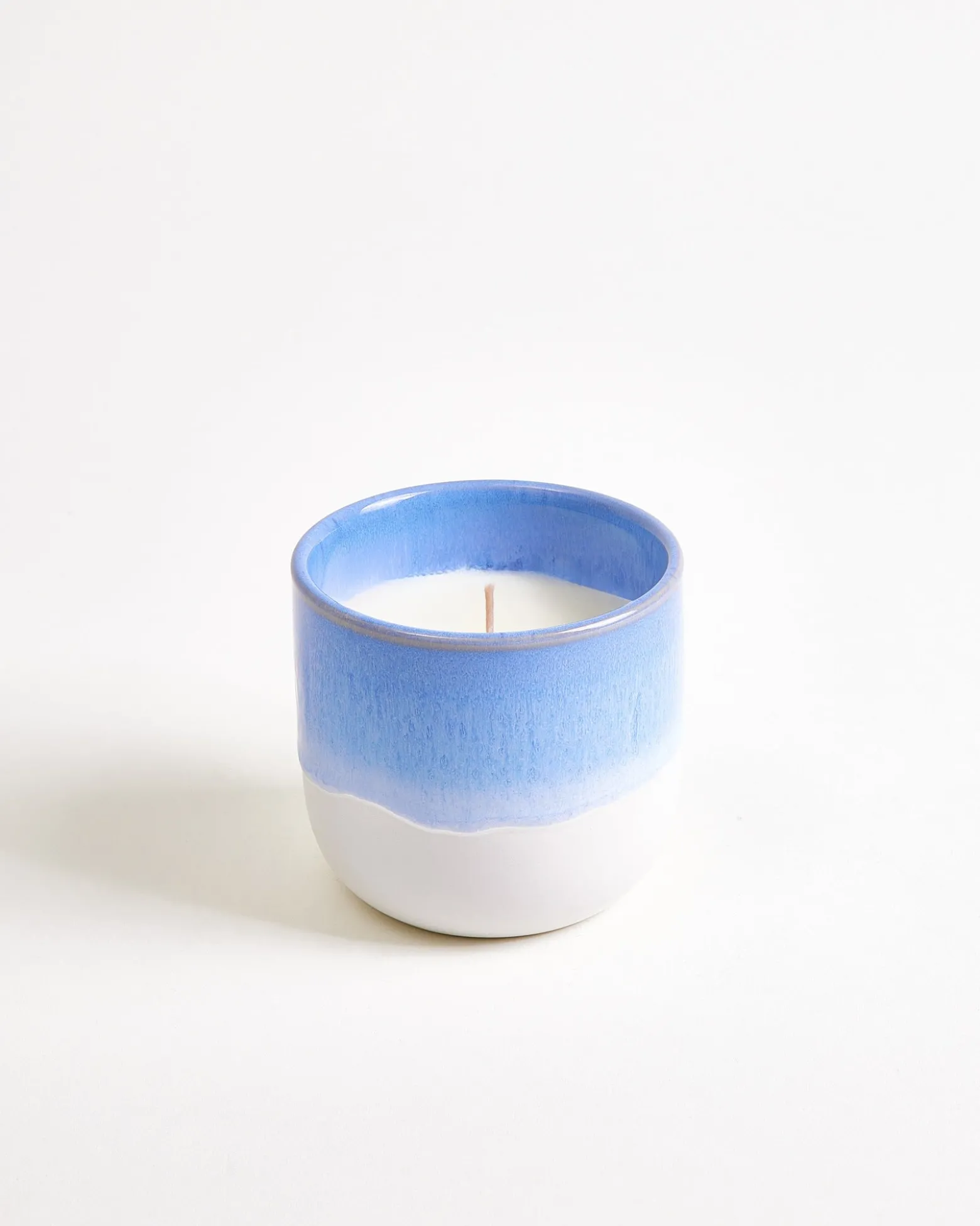 Coimbra - scented candle "Gardenia" cornflower