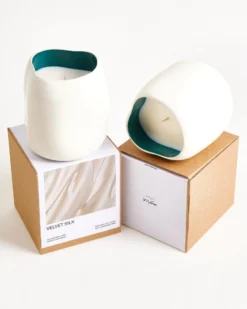 João - Scented candle Velvet Silk sand dark green