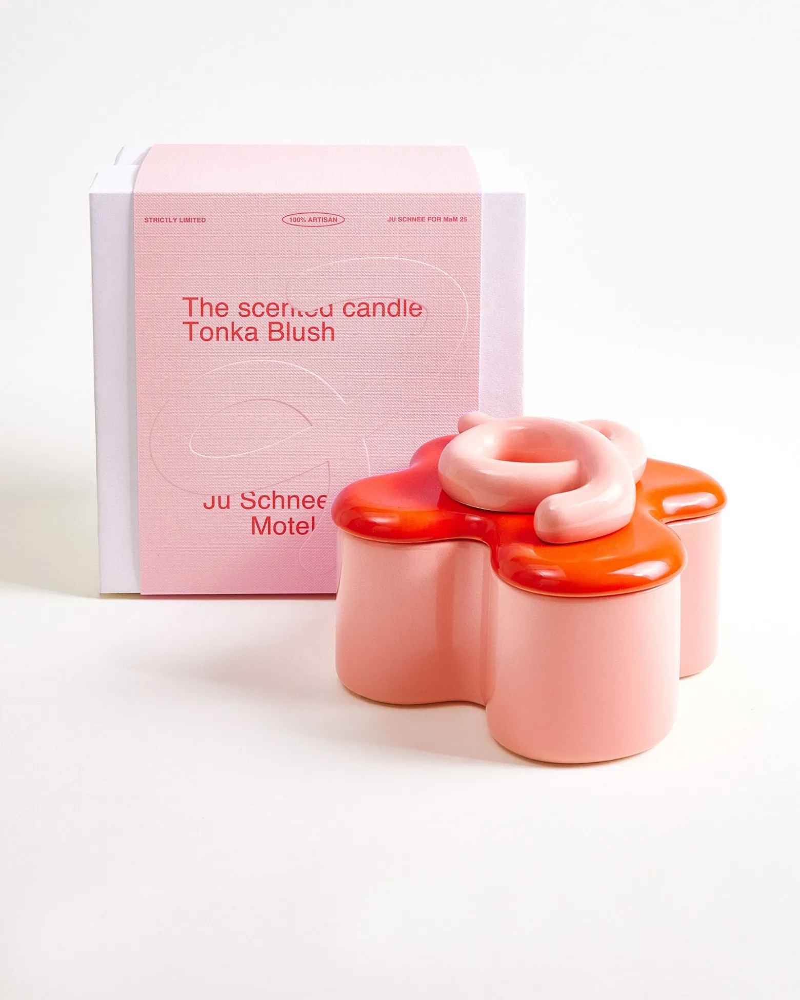 MaM x Ju Schnee Viparita scented candle "Tonka Blush" pink red