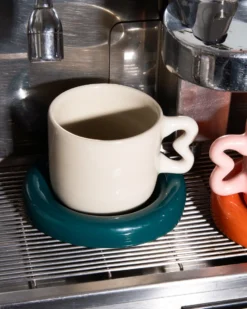 Seia mug with heart & saucer sand dark green
